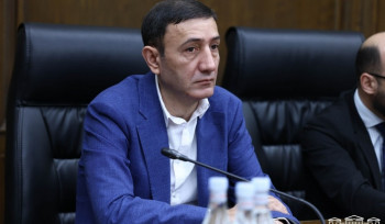 Սեյրան Օհանյանին ու Արծվիկ Մինասյանին ասացի՝ ինչ-որ բաներ են կատարվում ձեր շարքերում,  հանդարտության կոչ արեք, ոչինչ չարեցին, և հետո տեղի ունեցավ այն, ինչ տեղի ունեցավ․ Բաբկեն Թունյան