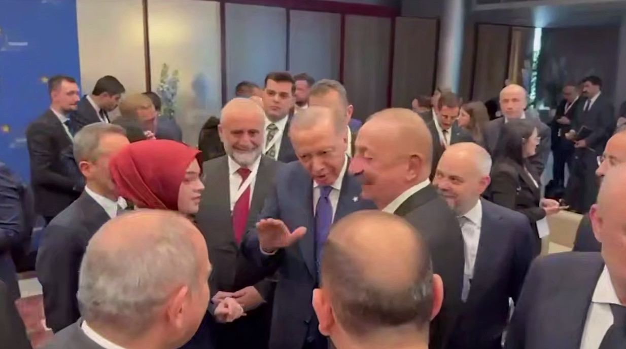 Նիկոլ Փաշինյանը Տիրանայում կարճ զրույց է ունեցել Թուրքիայի նախագահի հետ