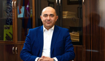 Էդմոն Մարուքյանը «Հայաստան» և «Պատիվ ունեմ» խմբակցություններին հանդիպում է առաջարկում․ ուղիղ եթերում զանգահարեց նրանց (տեսանյութ)