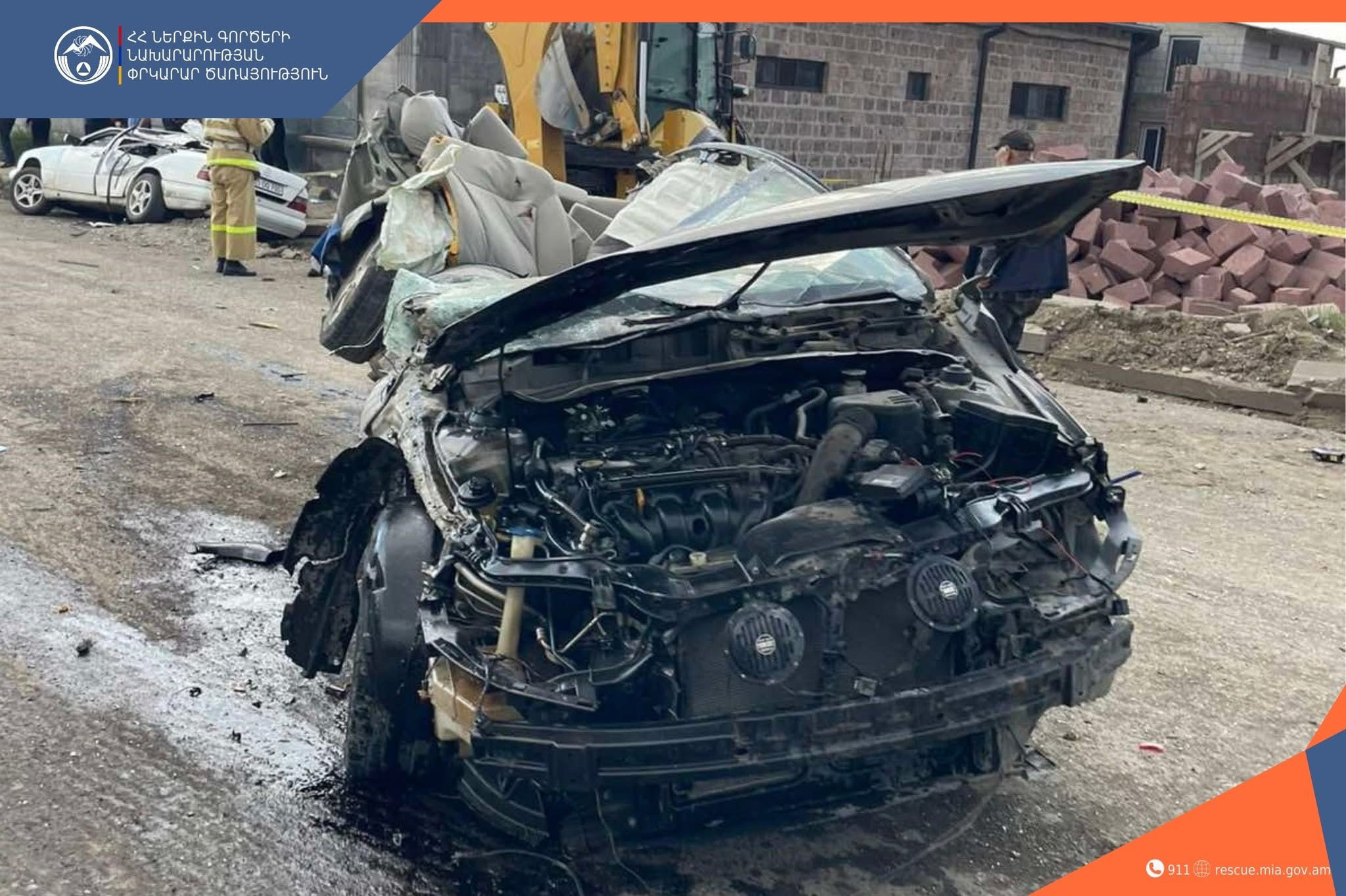 Բախվել են «Mercedes-Benz C», «Kia» և «Mercedes-Benz E» մակնիշների ավտոմեքենաները. կա զnh