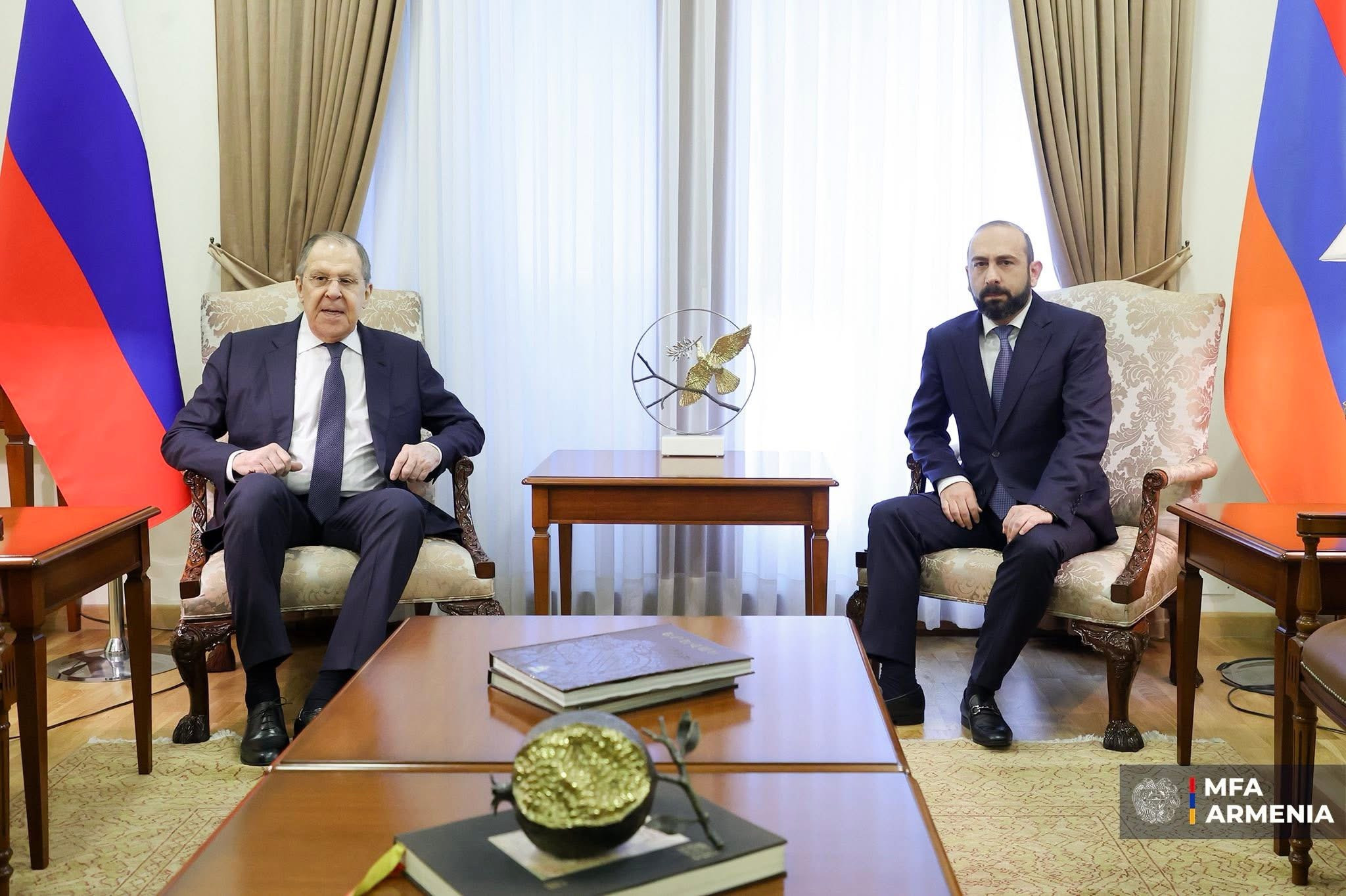 Մեկնարկել է Միրզոյան-Լավրով առանձնազրույցը