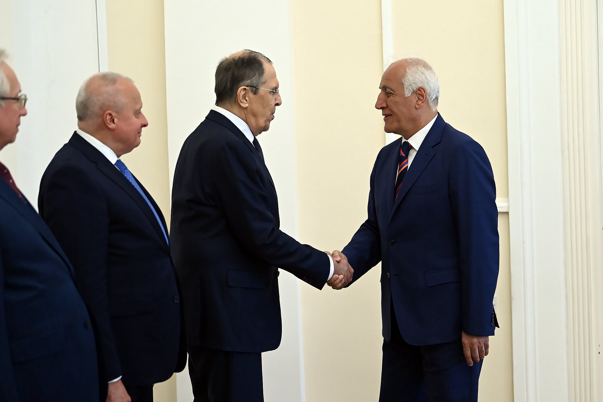 Այս տարվա ընթացում արդեն իսկ նկատվում է որոշակի ակտիվություն մեր հարաբերություններում, Պուտինին փոխանցեք իմ ջերմ խոսքերը․ Խաչատուրյանը՝ Լավրովին