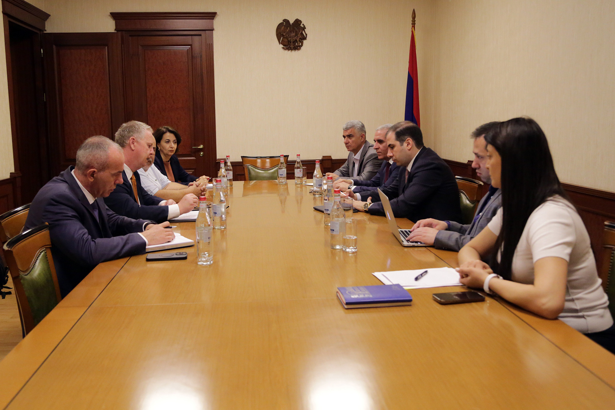 ՊԵԿ նախագահ Էդուարդ Հակոբյանը հանդիպել է Արժույթի միջազգային հիմնադրամի փորձագիտական խմբի ղեկավար Մայքլ Էնդրյու Հարդիի հետ