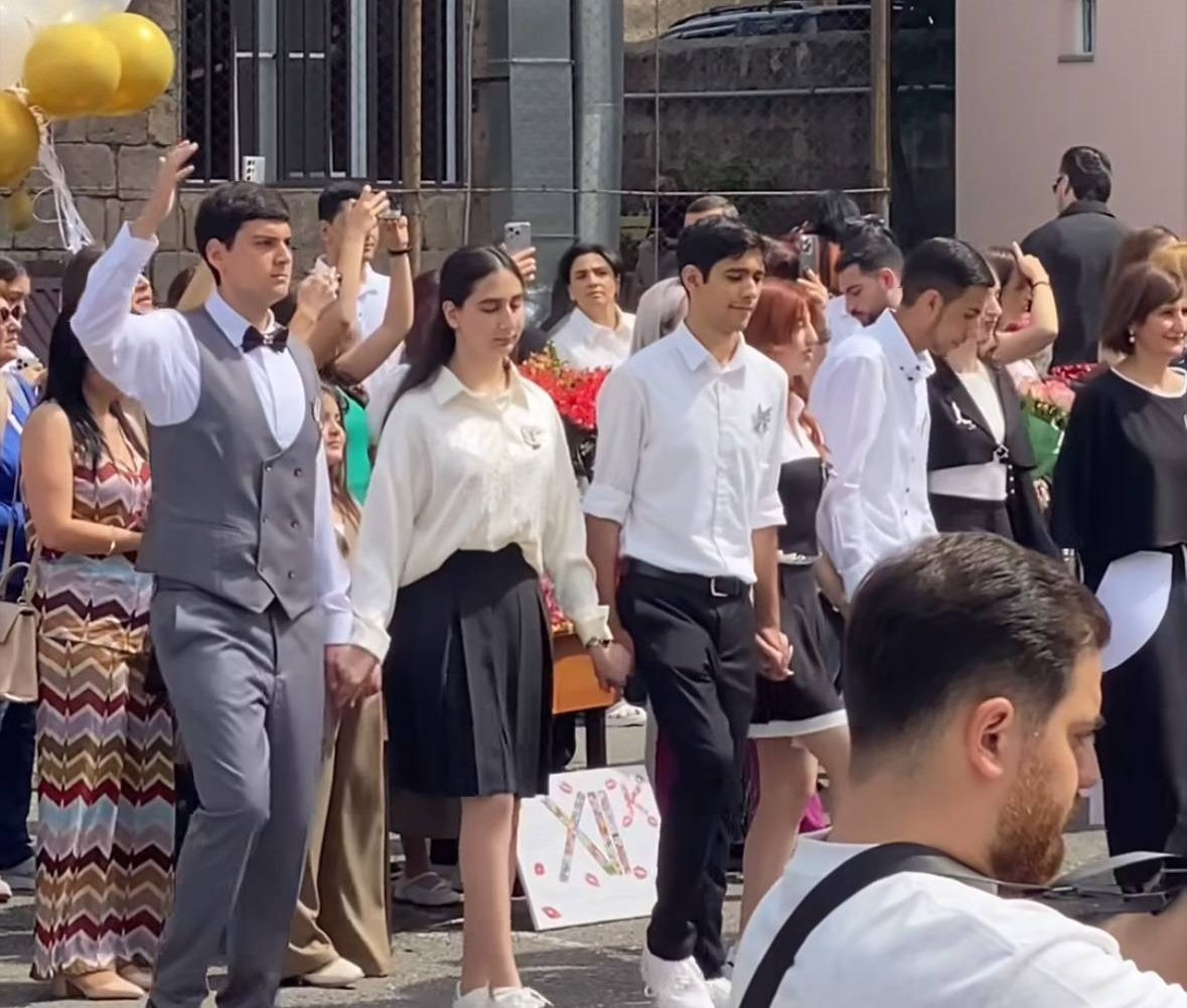 Փայլուն ապագա, տղես. Մկրտիչ Արզումանյանի որդու վերջին զանգն է