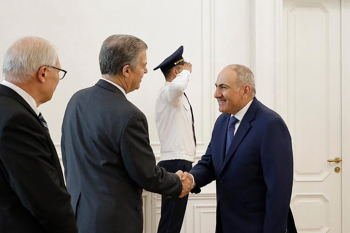 Փաշինյանն ընդունել է Միջազգային կրոնական ազատությունների գագաթնաժողովի համանախագահ Սեմ Բրաունբեքին