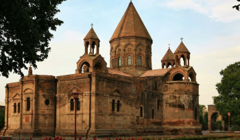 Հանրապետության տոնի առիթով կատարվել է Հանրապետական մաղթանք, աղոթք է բարձրացվել առ Աստված Հայաստանի Հանրապետության անսասանության և խաղաղ կյանքի համար