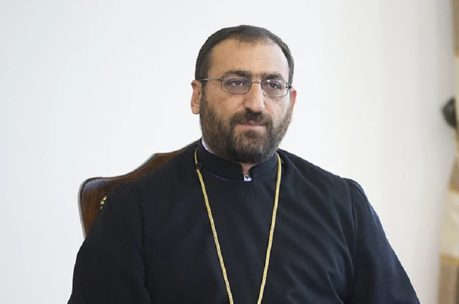 Կաթողիկոսը զավակ ունի՞, թե՞ ոչ. Արշակ սրբազանի պատասխանը