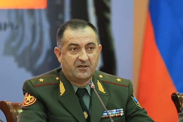 Կրակոցներ հնչում են, բայց դրանք թիրախային չեն. ԶՈՒ ԳՇ պետ