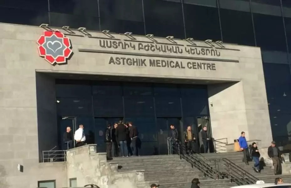 Երևանում 22-ամյա երիտասարդի են դանակաhшրել. Shamshyan.com