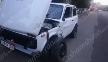 Երևանում բախվել են «ՎԱԶ 2121» մակնիշի ավտոմեքենան և մոտոցիկլը