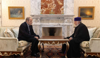 Լևոն Տեր-Պետրոսյանն ացելել է Մայր Աթոռ Սուրբ Էջմիածին. նա առանձնազրույց է ունեցել Ամենայն Հայոց Կաթողիկոսի հետ