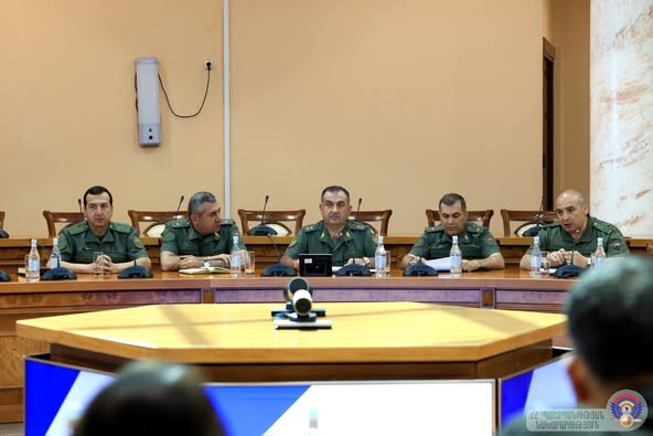 ԶՈՒ գլխավոր շտաբի պետ Էդվարդ Ասրյանը ընդունել է Հնդկաստանի ազգային պաշտպանական քոլեջի պատվիրակությանը