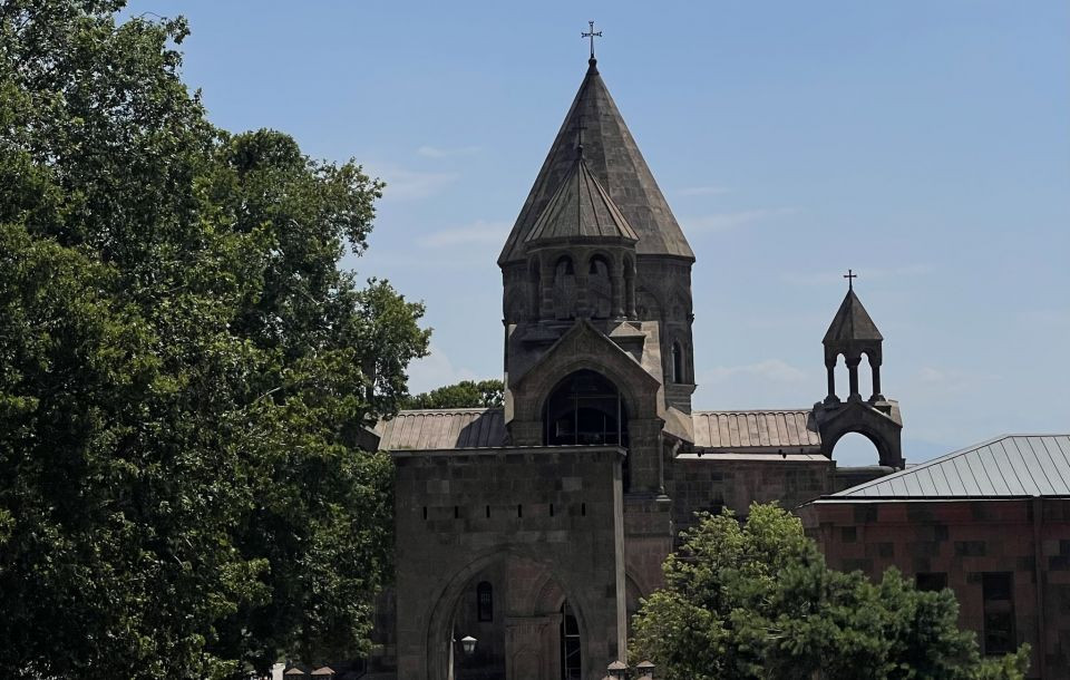 Հարավային Ամերիկայի Հայոց թեմերի առաջնորդները, հոգևոր դասը և ժողովուրդը զորակցում են Վեհափառին