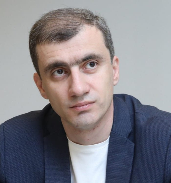 Էջմիածնի ավագանու ընտրություններում ՔՊ թեկնածուի համար Էջմիածնին է միանալու Խոյ համայնքը,  քանի որ թեկնածուն ունի Խոյի գրանցում․ Մեսրոպ Առաքելյան