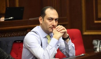 Արտակ Զեյնալյանը վայր է դրել Երևանի ավագանու մանդատը