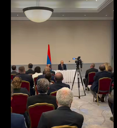 Նիկոլ Փաշինյանը հանդիպել է Թուրքիայի հայության ներկայացուցիչների հետ