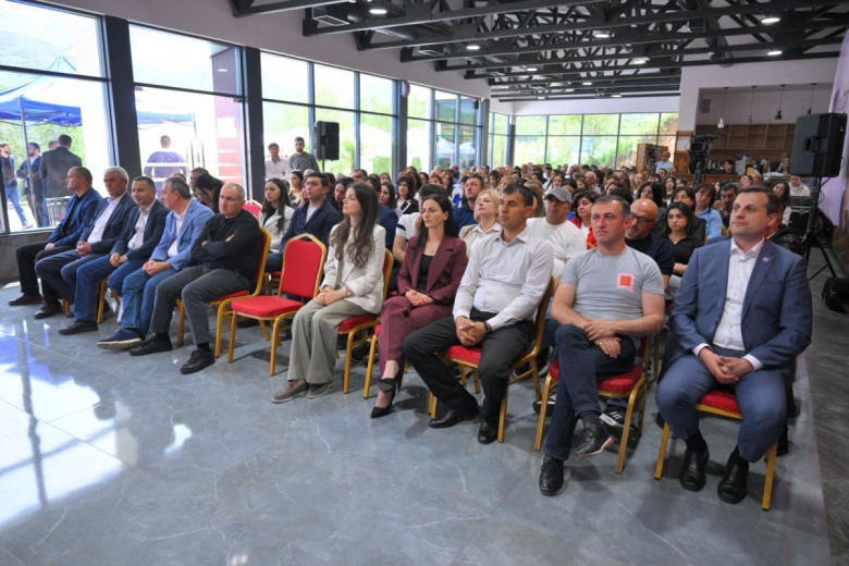 Փաշինյանին մերժողը մասնակցել է «Կրթվելը նորաձև է» միջոցառմանը, ապա ծեծի ենթարկել ՔՊ-ականի զավակներին. «Փաստ»