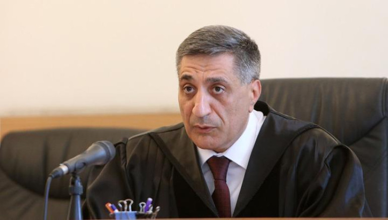 Քանի որ Սամվել Կարապետյանի կալանքի որոշման բողոքարկումը մակագրվել է դատավոր Արմեն Դանիելյանին, որոշել ենք հետ վերցնել այն. փաստաբան