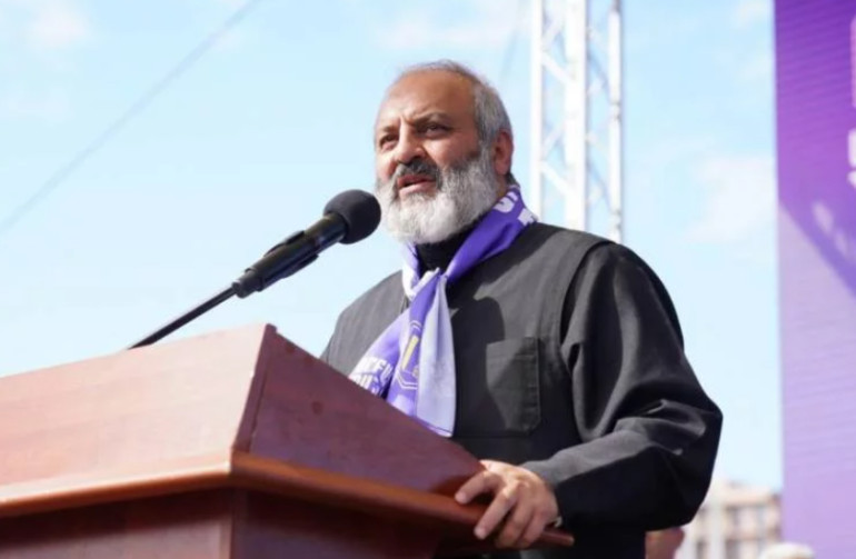 Փաշինյանը քաղաքական բռնшճնշումներ իրականացնելու համար օգտագործել է անհայտ մարդկանց կողմից 1 տարի առաջ պատրաստված, բայց այդպես էլ կյանքի չկոչված ինչ-որ թուղթ. «Սրբազան Պայքար»