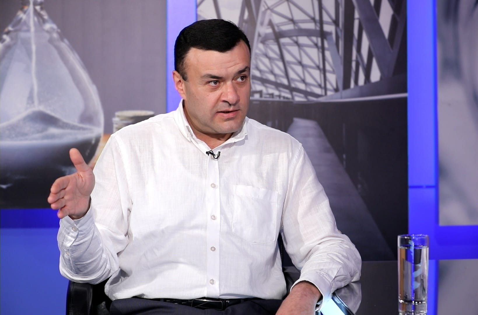 Ժողովրդի զզված, հիասթափված լինելը հարցի լուծում չէ, պիտի կարողանաք աննախադեպ շատ քանակի մարդկանց տանել ընտրատեղամաս․ Երվանդ Վարոսյան