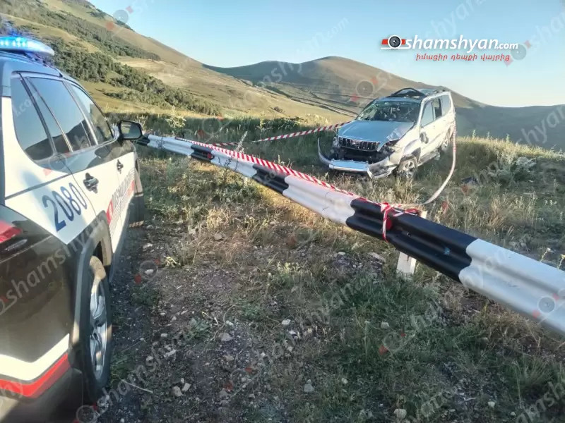 Շիրակի մարզում մեքենան բախվել է երկաթե արգելապատնեշին և հայտնվել դաշտում․ վիրավորներից մեկն անչափահաս է․ shamshyan.com