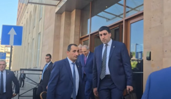 Ասուլիս կտամ, կպատասխանեմ.  Փաշինյանը`Մայր Աթոռում կատարվողի մասին