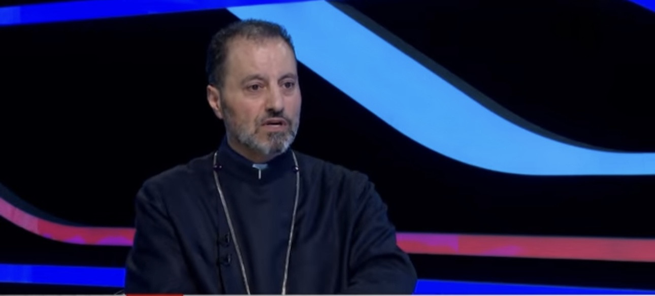 Առաջին անգամ կարգալույծ լինելով՝ մեղայականով դիմել է Վեհափառին. նրա համար երաշխավոր է կանգնել Բագրատ սրբազանը. Հայր Ռուբենը` Հ1-ի եթերում հայտված նախկին հոգևորականին