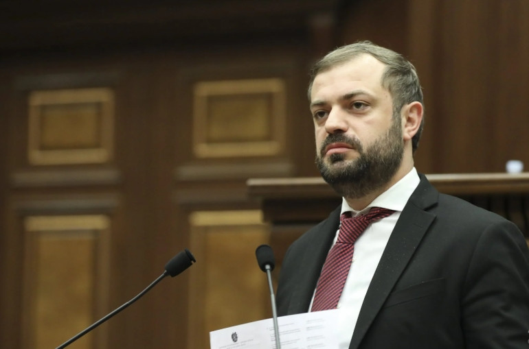 Վերջին 3 օրերին վրացական Գեզի մաքսակետից դուրս է եկել և Վերին Լարս է գնացել կոնյակով բեռնված 69 բեռնատար․ Պապոյան