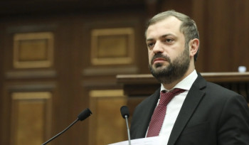 Վերջին 3 օրերին վրացական Գեզի մաքսակետից դուրս է եկել և Վերին Լարս է գնացել կոնյակով բեռնված 69 բեռնատար․ Պապոյան