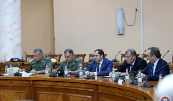 Սուրեն Պապիկյանը հանդիպել է արտերկրում հավատարմագրված ՀՀ ռազմական կցորդների հետ