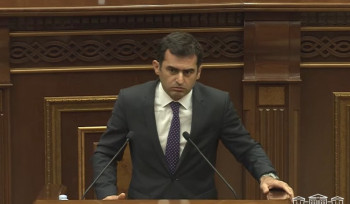 Դա՞ են խցկել գրպանդ, լողավազանն ու շոգեբաղնիքը խցկել են գրպանդ․ Հակոբ Արշակյանը՝ Սեյրան Օհանյանին