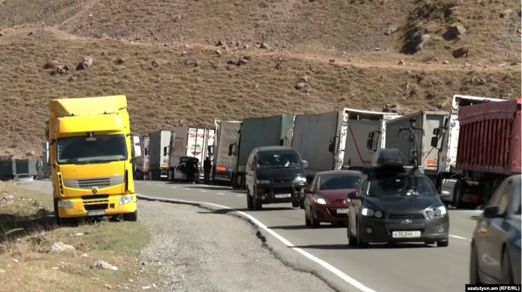 Կազբեկի անցակետում հարյուրավոր հայկական բեռնատարներ են մնացել. վարորդներն անորոշության մեջ են. «Ազատություն»