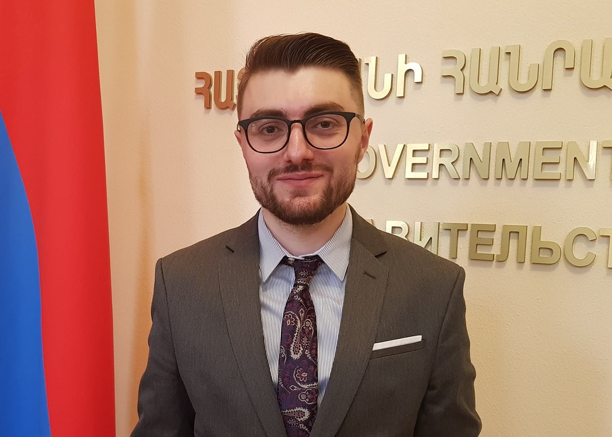 Ո՞վ էր ԱԺ հրմշտոցի կիզակետում հայտնված Արեն Մկրտչյանը մինչեւ հեղափոխական պատգամավոր դառնալը. «Ժողովուրդ»