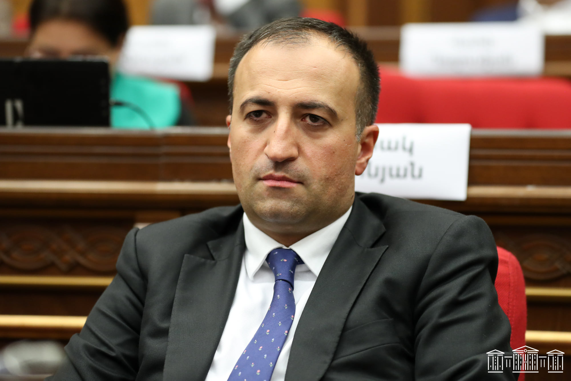 Ձեր գրառման մեջ նշված հոգևորականները ձերբակալվել են Հայաստանում պլանավորված ահաբեկչական հարձակումների փորձի, իսկ Սամվել Կարապետյանը՝ սահմանադրական կարգը խաթարելու փորձի համար․ Թորոսյանը՝ Բրեդ Շերմանին