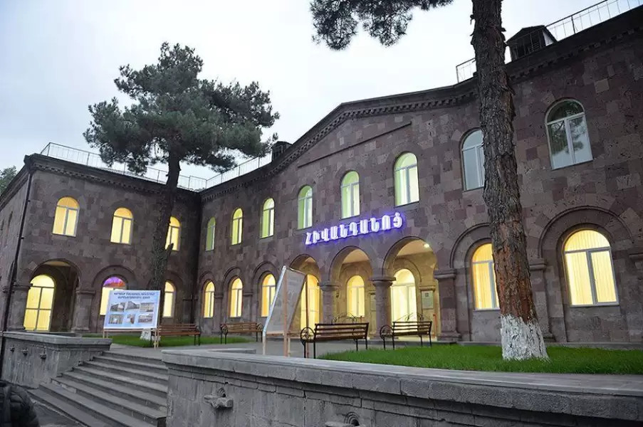 Սյունիքի մարզում բազալտե եզրաքարը ընկել է 7-ամյա տղայի վրա․ բժիշկներին չի հաջողվել փրկել նրա կյանքը. shamshyan.com