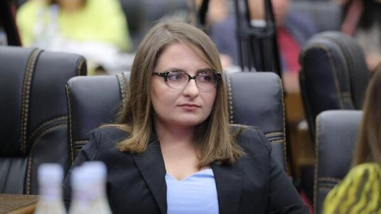 Փոքր խցի հատակին չոչ անող երեխան զարմացած հետևում էր մոր ու անծանոթ մարդկանց խոսակցությանը․ Քրիստինե Վարդանյանը տեսակցել է կալանավորված կնոջը