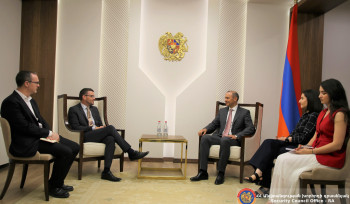 ՀՀ ԱԽ քարտուղարը և ՀՀ-ում ՄԹ դեսպանը քննարկել են հետաքրքրություն ներկայացնող հարցեր