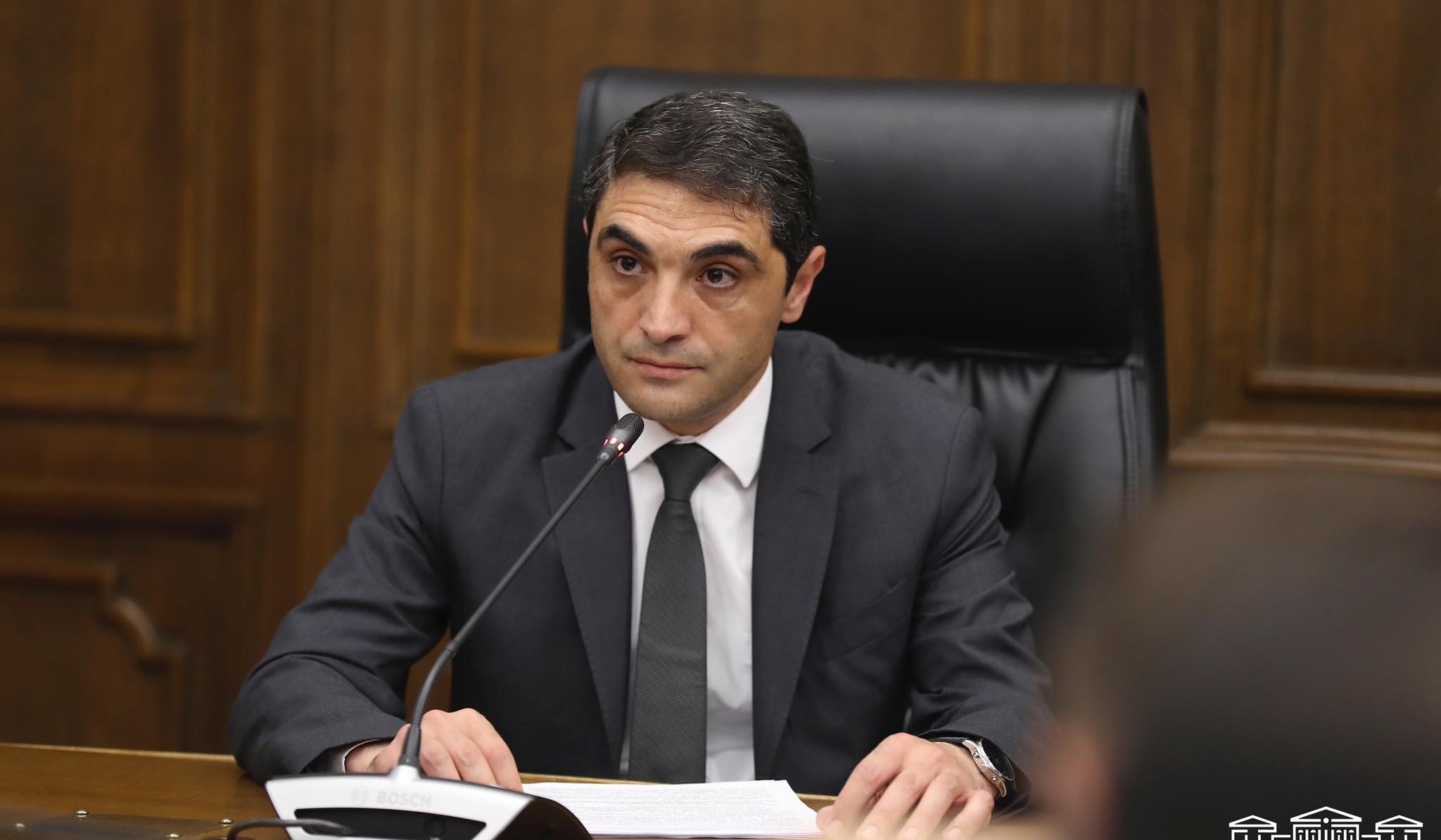 Ստրկատիրական կարգեր ՔՊ–ում. Սիմիդյանն ազատվել է Փաշինյանին հակաճառելու համար. «Հրապարակ»