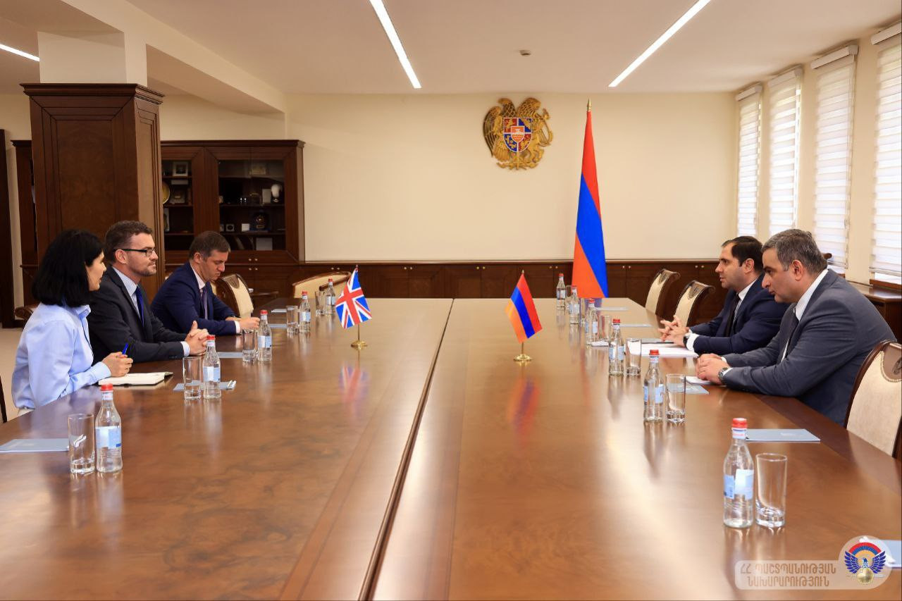 Սուրեն Պապիկյանն ընդունել է ՀՀ-ում Միացյալ Թագավորության արտակարգ և լիազոր դեսպանին