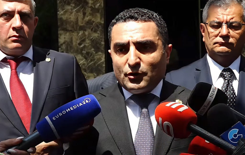 ՀԷՑ գլխավոր տնօրենի պաշտոնակատար Դավիթ Ղազինյանը «ձև չունի մնալու». Ռոմանոս Պետրոսյան (տեսանյութ)
