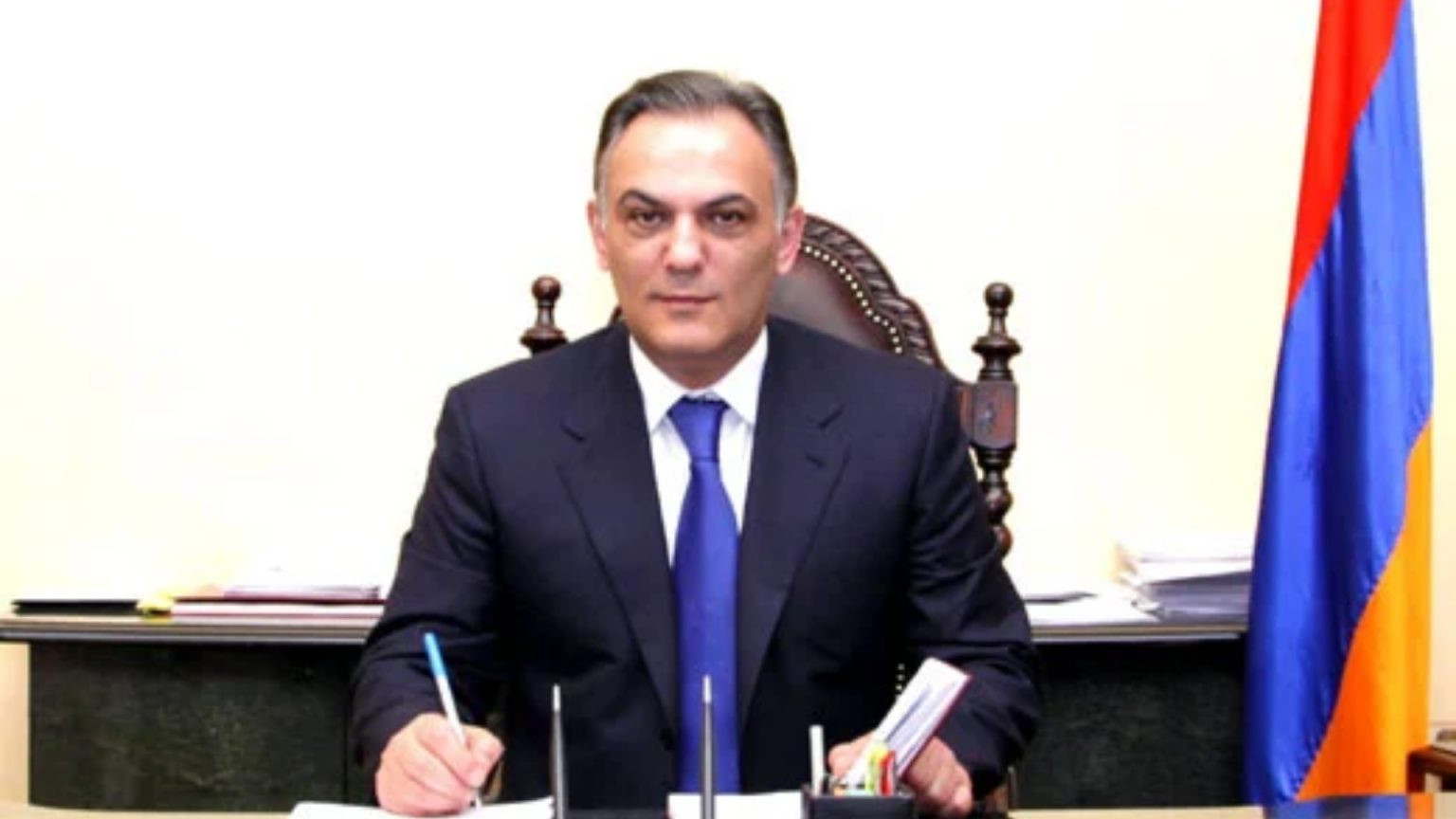 Գագիկ Բեգլարյանը մեղադրվում է մոտ 2.5 մլրդ դրամ արժեքով 25 անշարժ գույք իրենը դարձնելու մեջ