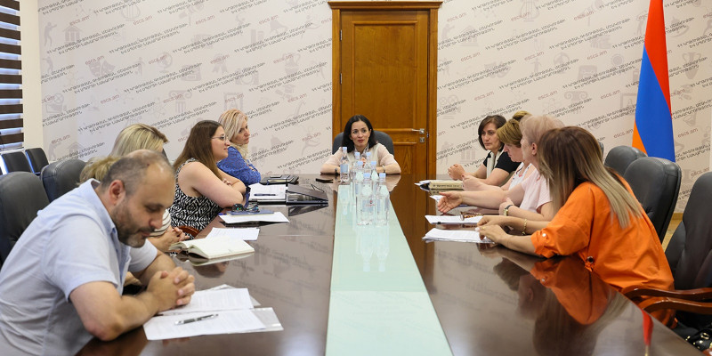 Բարդության համաչափություն՝ պահպանելով արդարության սկզբունքը․ Ժաննա Անդրեասյանը դասվարների հետ քննարկել է կամավոր ատեստավորման գործընթացը
