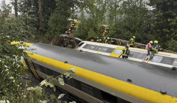 Գերմանիայում գնացքի ռելսերից դուրս ընկնելու հետևանքով զոհվել է երեք մարդ