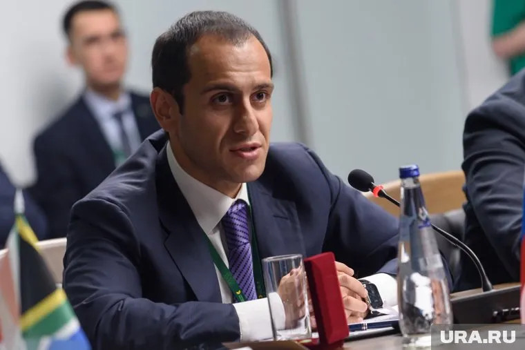 Անհամաձայն է ընդդեմ Եկեղեցու գործողություններին. Եկատերինբուրգից հետ է կանչվել Հայաստանի պատվավոր հյուպատոսը