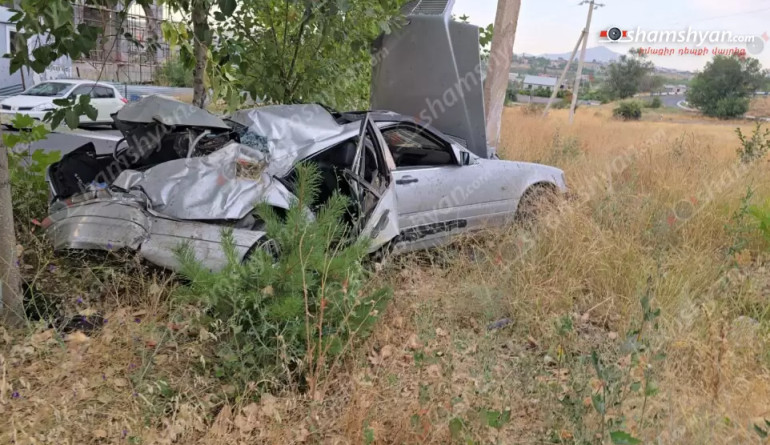 «Mercedes»-ը Ջրվեժի կամրջի մոտ բախվել է քարերին, հողաթմբերին ու մի քանի պտույտ շրջվել