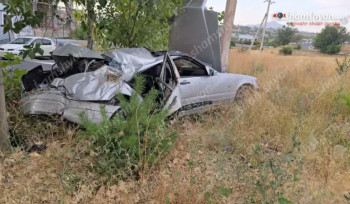 «Mercedes»-ը Ջրվեժի կամրջի մոտ բախվել է քարերին, հողաթմբերին ու մի քանի պտույտ շրջվել