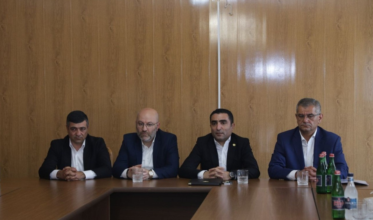 Ռոմանոս Պետրոսյանը Սարիկ Մինասյանին պաշտոնի է նշանակել ՀԷՑ–ում