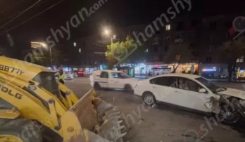 Կոմիտասի պողոտայում բախվել են «Nissan Altima»-ն ու «FOL» տրակտորը. վարորդներից մեկը վարորդական իրավունքի վկայական չի ունեցել