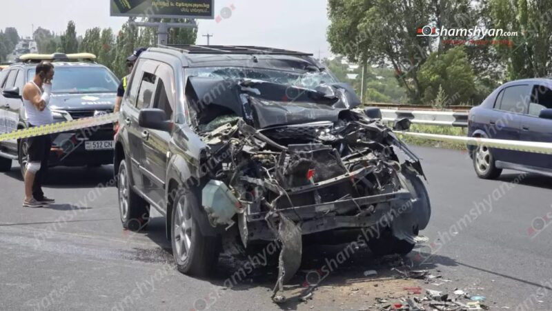 Կոտայքում «Nissan X-Trail»-ը մխրճվել է երկաթե ամրաններ տեղափոխող «Կամազ»-ի հետնամասի մեջ․ կա վիրավոր