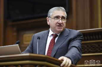 Փաշինյանը կստանա Ալիևի ստորագրությունը մի թղթի տակ, որի վրա կա «խաղաղություն» բառը․ Արթուր Խաչատրյան